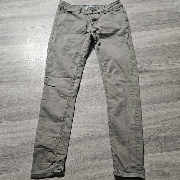 7|$30 Urban Planet Gray Denims - Picture 1 of 2